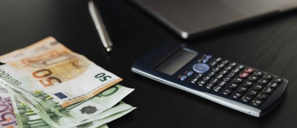 Effektives Schuldenmanagement und sorgfältige Budgetplanung für nachhaltige finanzielle Kontrolle